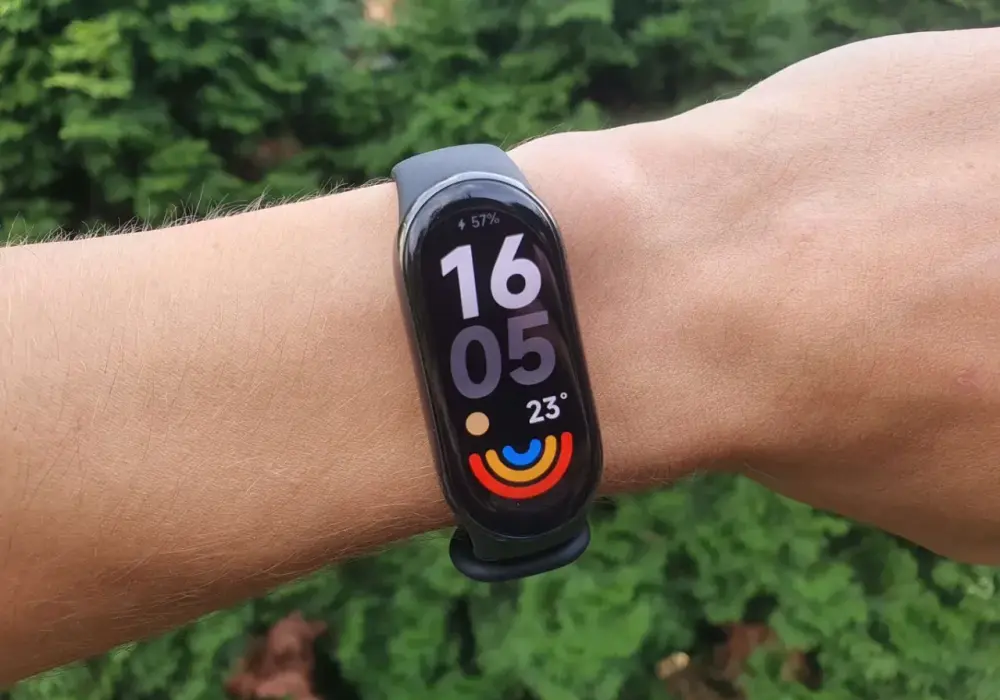 Mi Band 6 aparat jak włączyć – dlaczego nie ma kamery?