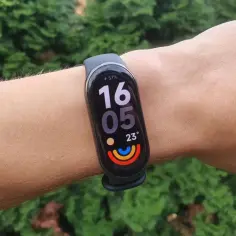 Mi Band 6 aparat jak włączyć – dlaczego nie ma kamery?